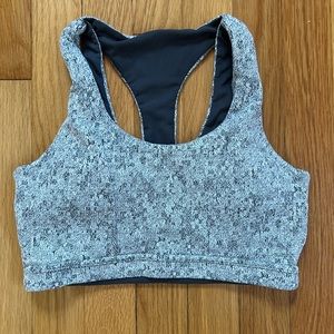 Gymshark Fleur Texture Bra - Charcoal Marl